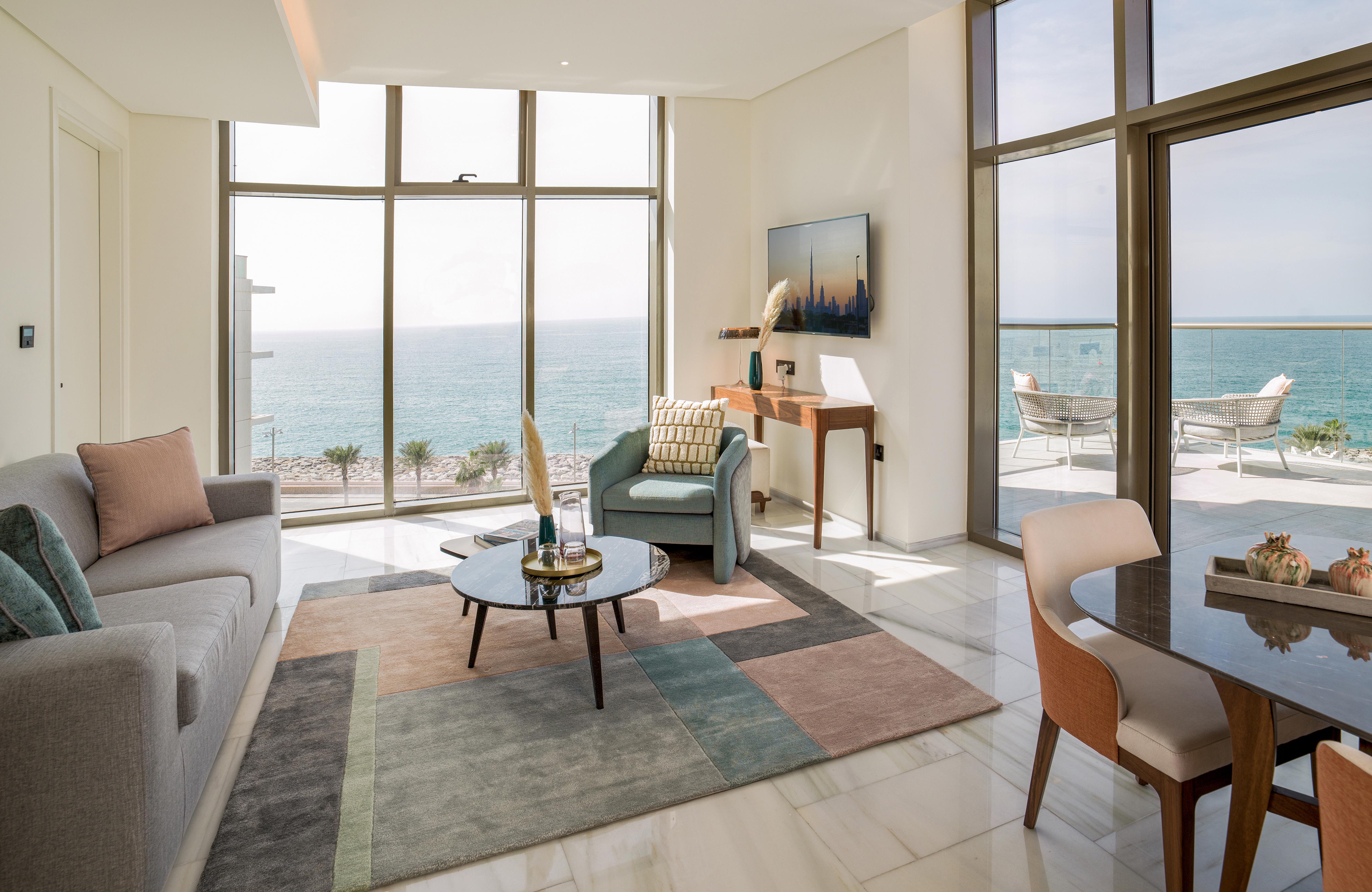Th8 Palm Dubai Beach Resort, Vignette Collection By Ihg المظهر الخارجي الصورة A living room at the Ritz-Carlton, Herzliya