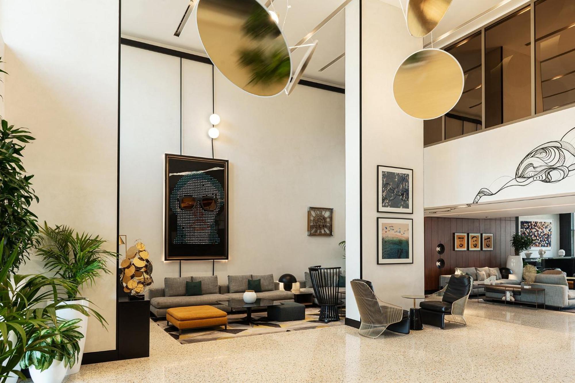 Th8 Palm Dubai Beach Resort, Vignette Collection By Ihg المظهر الخارجي الصورة The lobby of the hotel