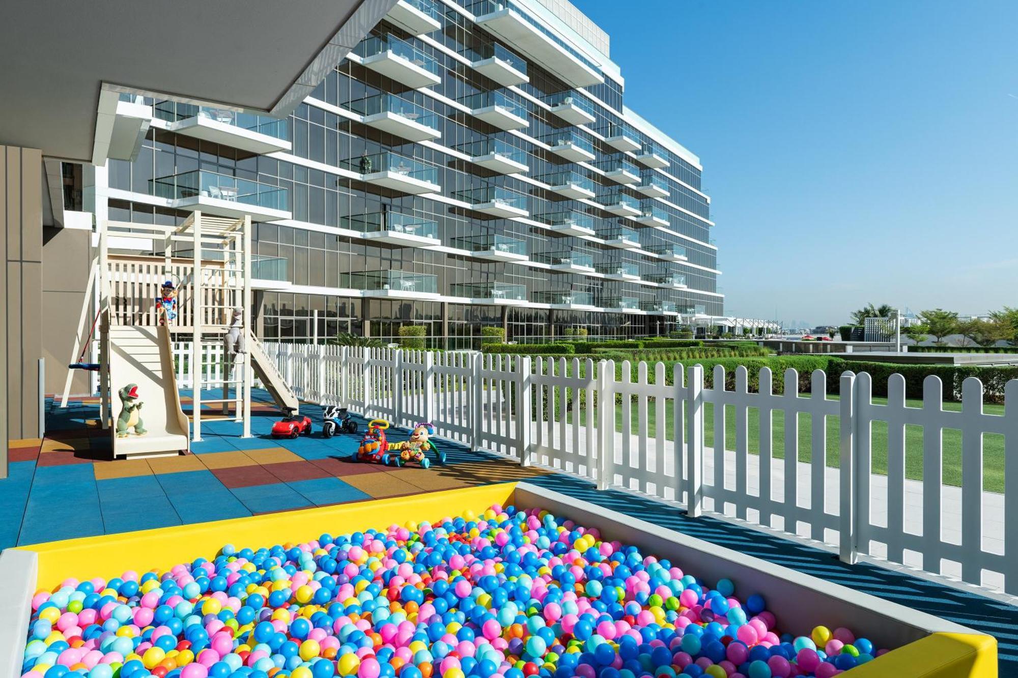 Th8 Palm Dubai Beach Resort, Vignette Collection By Ihg المظهر الخارجي الصورة Children's play area at Jumeirah at Etihad Island