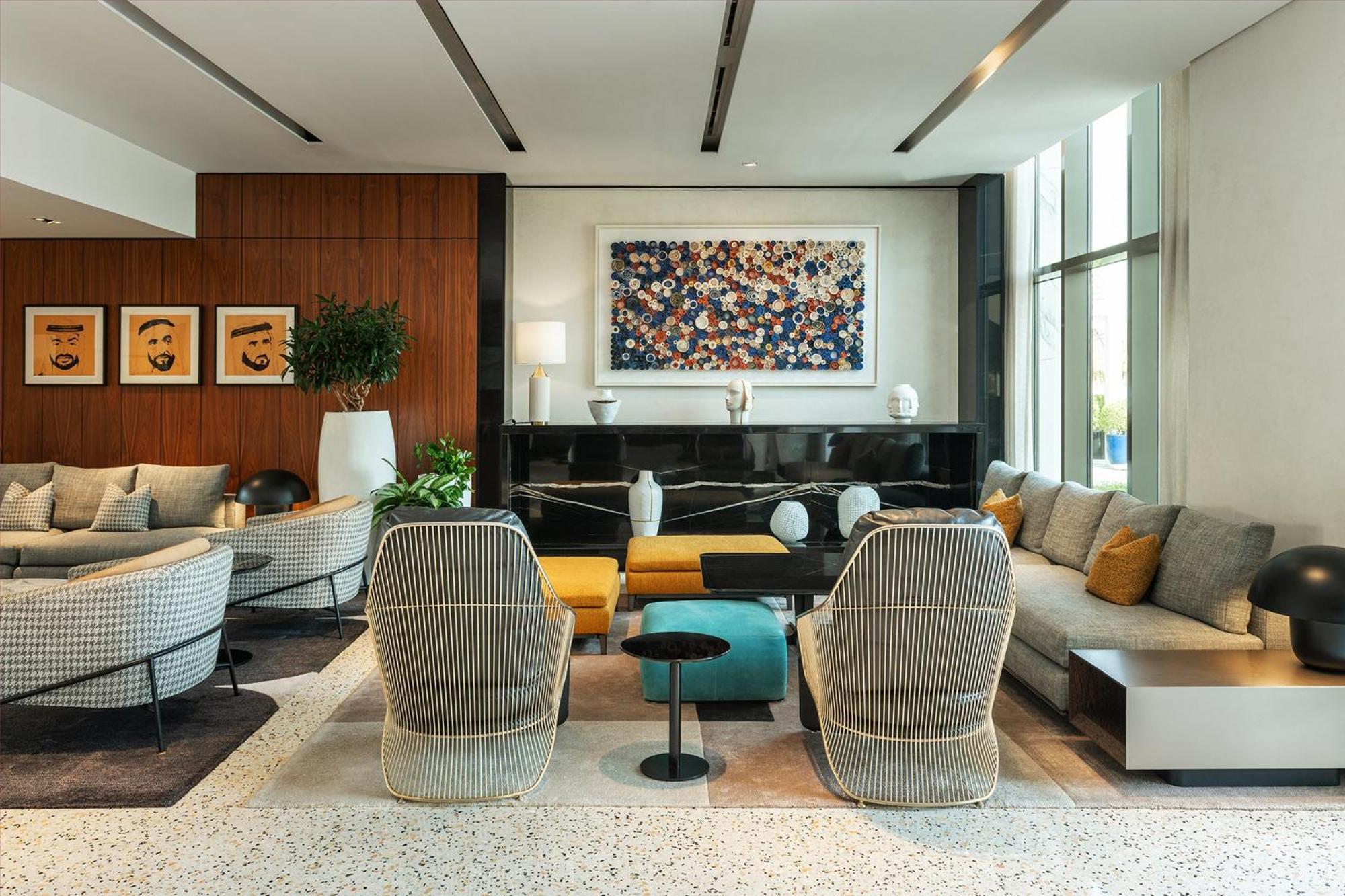 Th8 Palm Dubai Beach Resort, Vignette Collection By Ihg المظهر الخارجي الصورة The lobby of the Ritz-Carlton, Downtown, Los Angeles