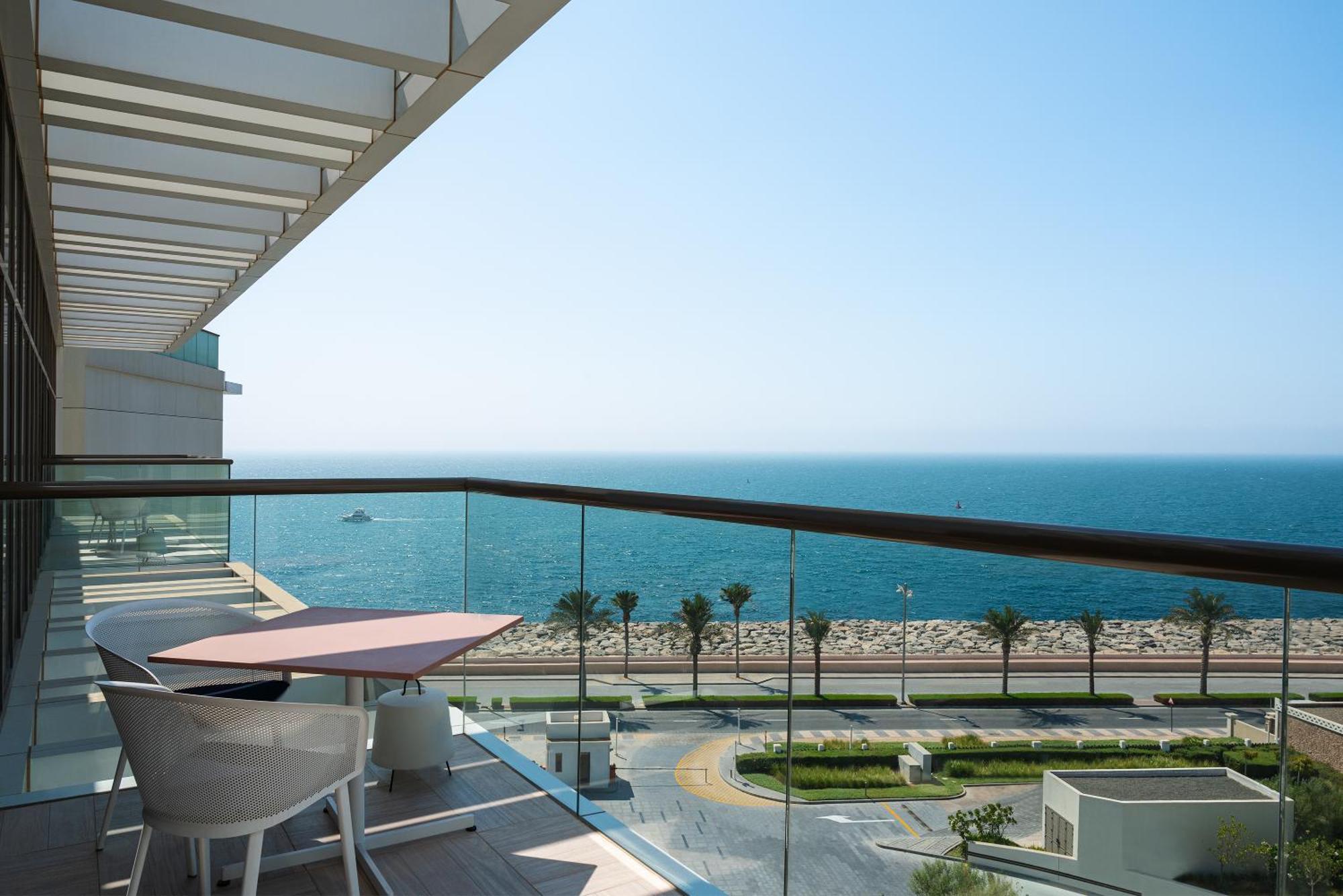 Th8 Palm Dubai Beach Resort, Vignette Collection By Ihg المظهر الخارجي الصورة