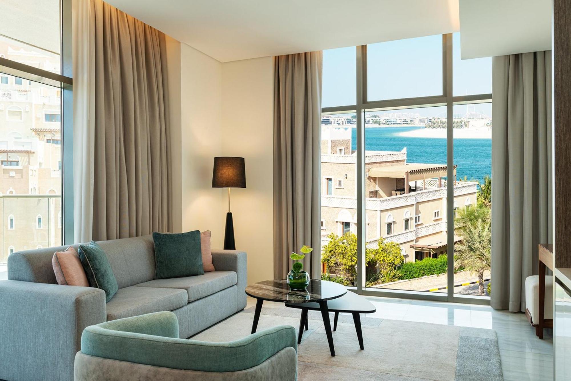 Th8 Palm Dubai Beach Resort, Vignette Collection By Ihg المظهر الخارجي الصورة