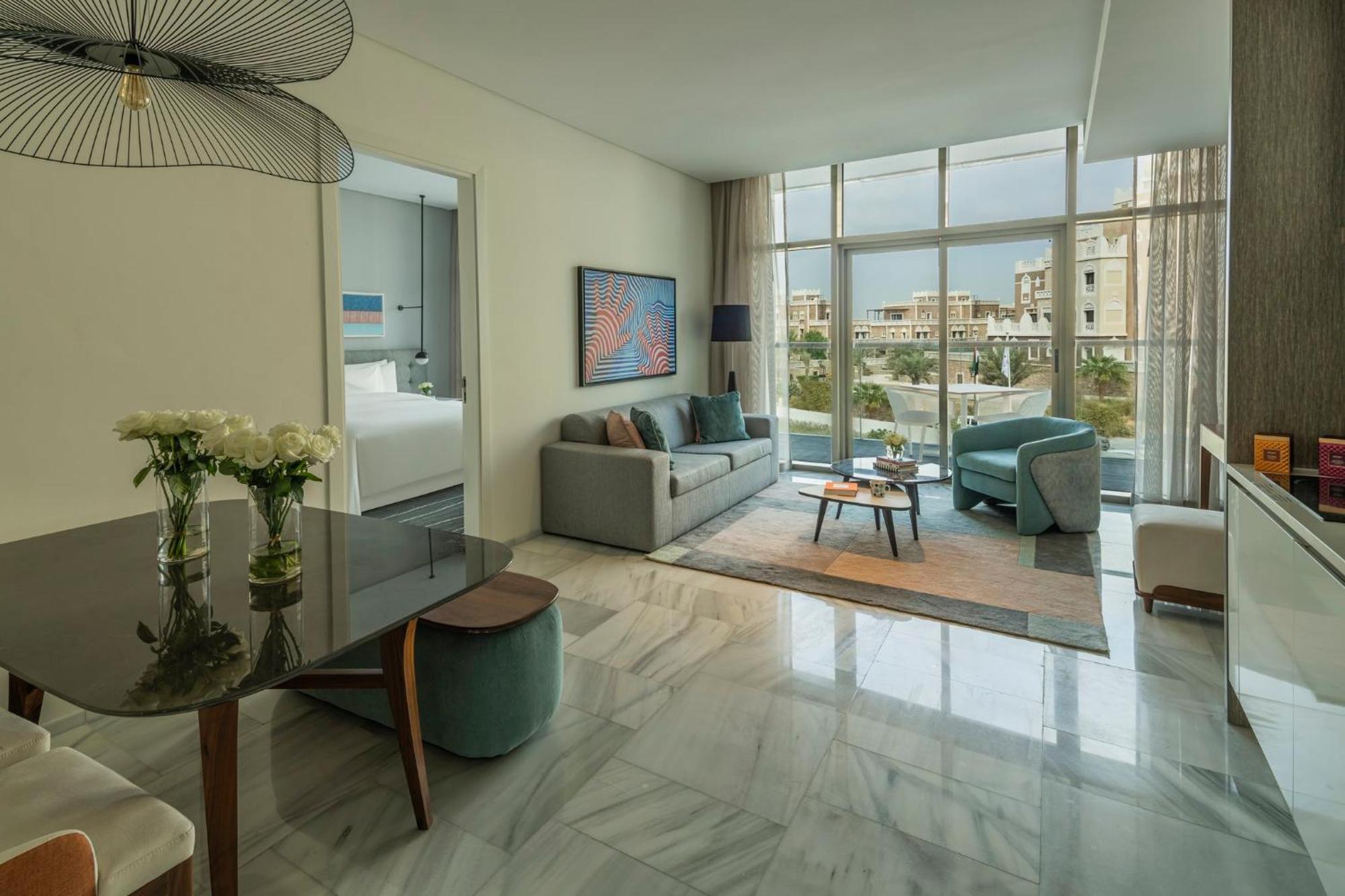 Th8 Palm Dubai Beach Resort, Vignette Collection By Ihg المظهر الخارجي الصورة