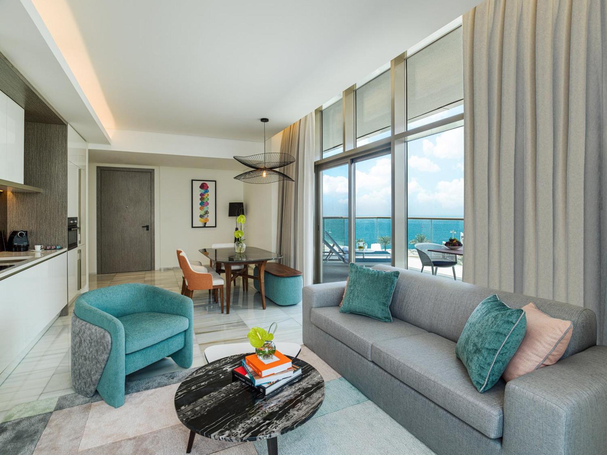 Th8 Palm Dubai Beach Resort, Vignette Collection By Ihg المظهر الخارجي الصورة