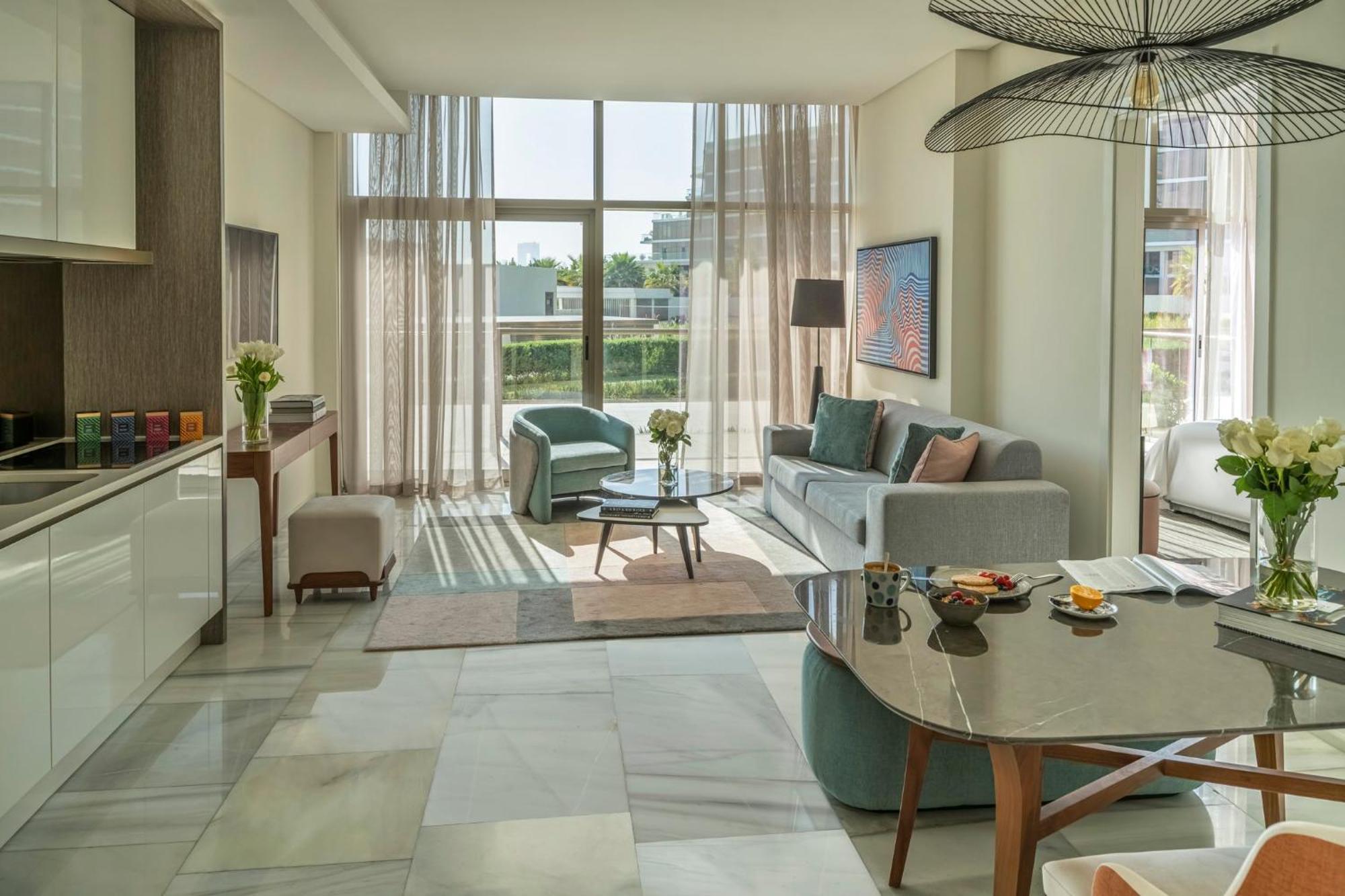 Th8 Palm Dubai Beach Resort, Vignette Collection By Ihg المظهر الخارجي الصورة